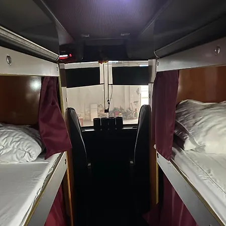 Bus Hotel On The Go تيرانا