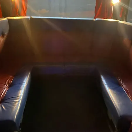 Bus Hotel On The Go *