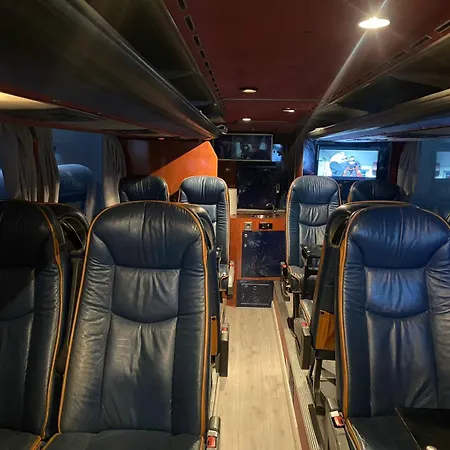 Bus Hotel On The Go * تيرانا