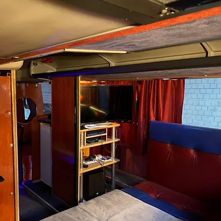 Bus Hotel On The Go تيرانا