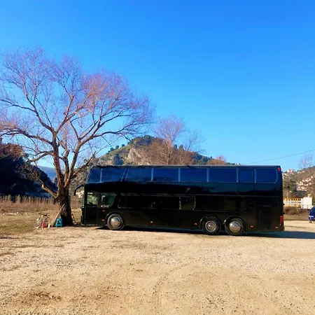 Kamp alanı Bus Hotel On The Go *