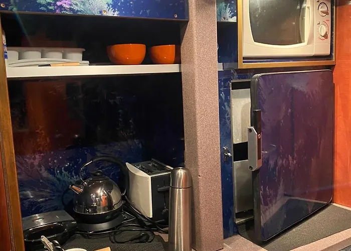 Bus Hotel On The Go