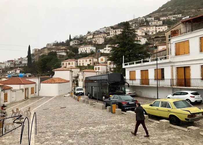 营地 Bus Hotel On The Go 地拉那